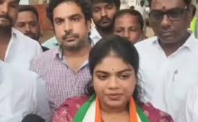 తెలంగాణ యంగెస్ట్ మున్సిపల్ ఛైర్‌పర్సన్‌గా గడ్డం అనన్య: 24 ఏళ్లకే బాధ్యతలు!