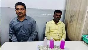 మేడ్చల్ జిల్లాలో ఏసీబీ దాడులు: రూ. 40 వేలు లంచం తీసుకుంటూ హోంగార్డు, డాక్టర్ అరెస్ట్