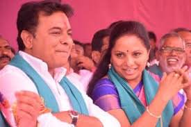 క్లీన్ చిట్ వచ్చినా ఆగని సెగలు: లిక్కర్ స్కామ్ తీర్పుతో కేటీఆర్-కవిత మధ్య బయటపడ్డ విభేదాలు!