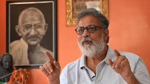 గాంధీ విగ్రహం కోసం పేదల ఇళ్లను కూల్చవద్దు: సీఎం రేవంత్ రెడ్డికి మహాత్మా గాంధీ మునిమనవడి విజ్ఞప్తి